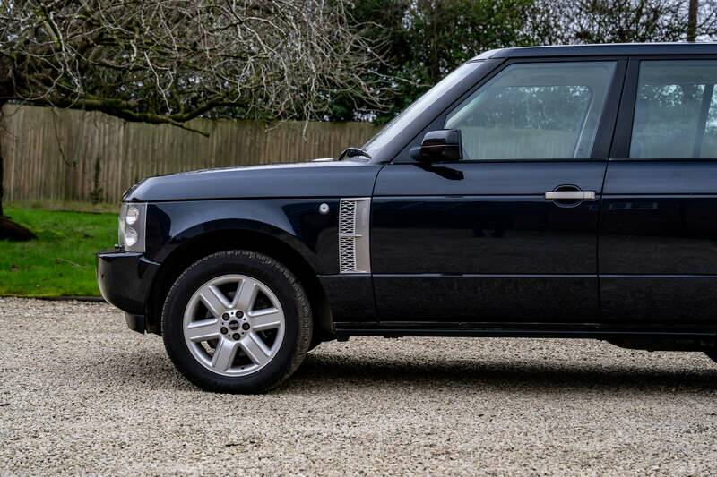 Immagine 42/50 di Land Rover Range Rover Vogue V8 (2002)