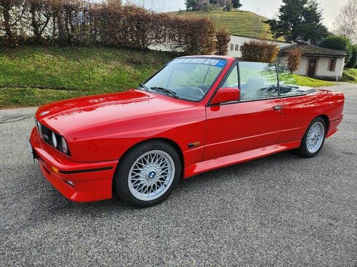 Image 2/7 of BMW M3 (1989)