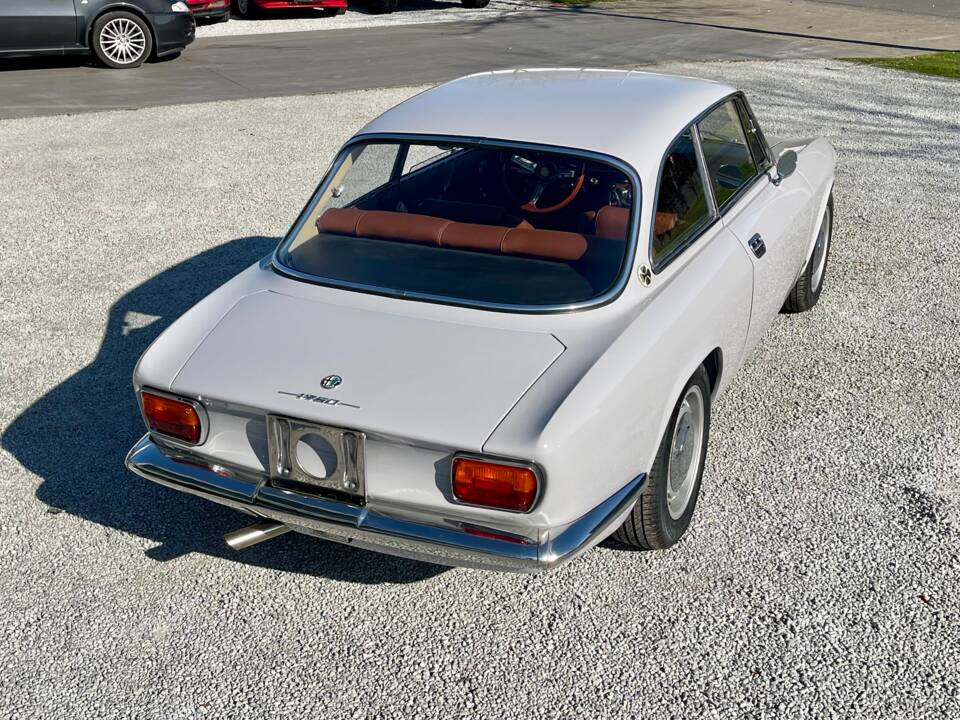 Image 44/47 de Alfa Romeo 1750 GT Veloce (1968)