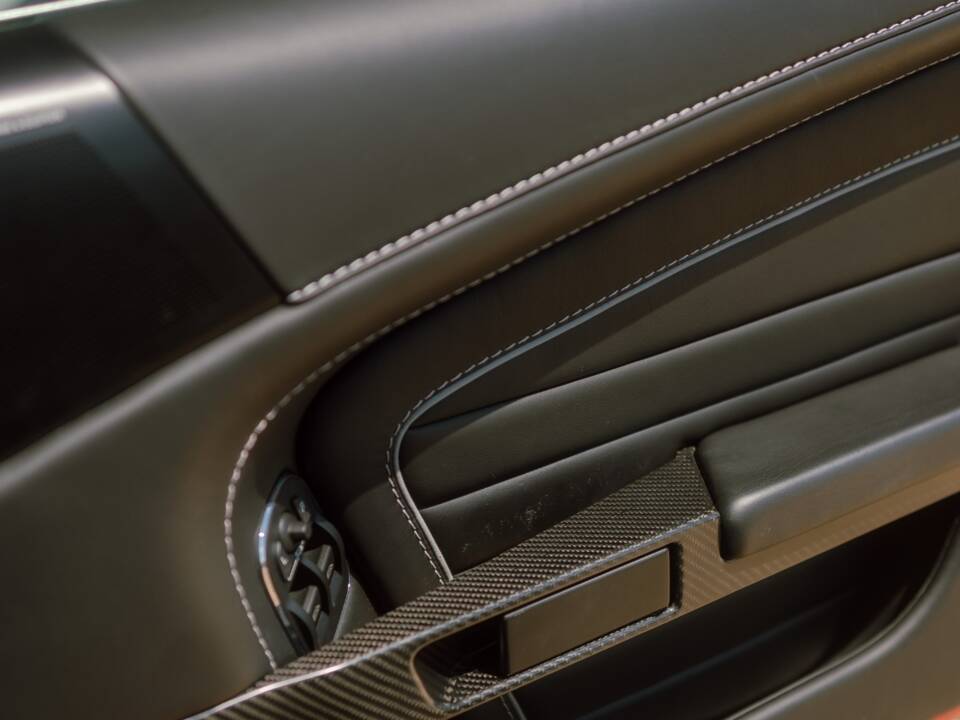 Image 67/96 of Aston Martin DB 9 GT "Bond Edition" (2015)