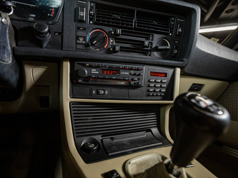 Image 20/26 of BMW M 635 CSi (1985)