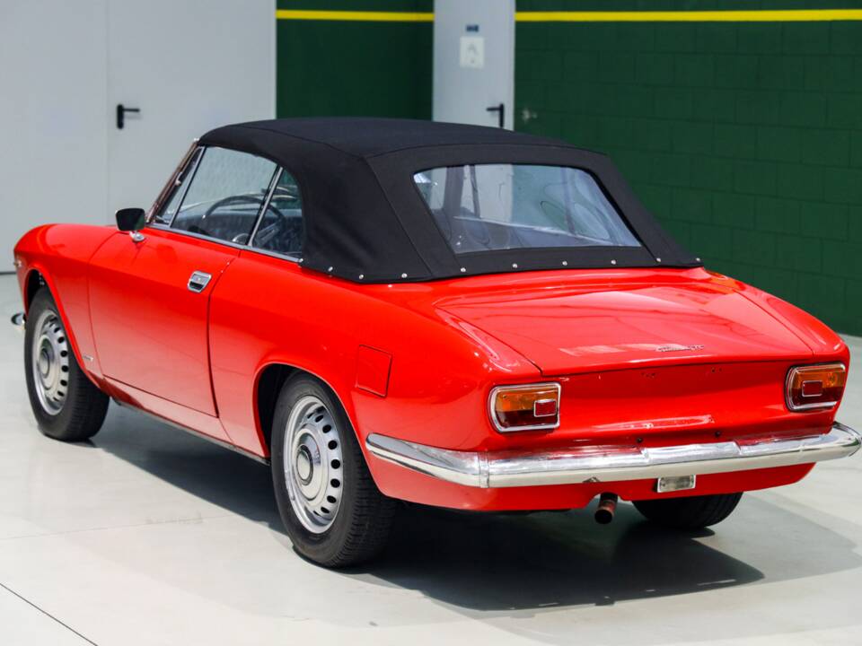 Image 13/58 of Alfa Romeo Giulia 1600 GTC (1965)