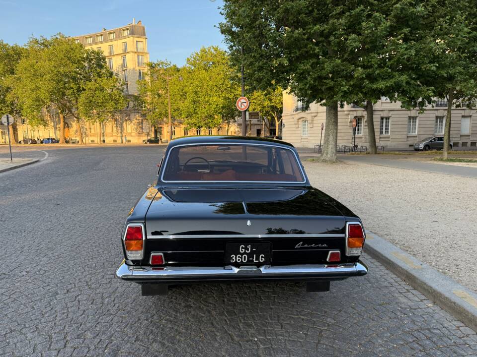 Image 3/5 of GAZ Wolga 24-24 (1976)
