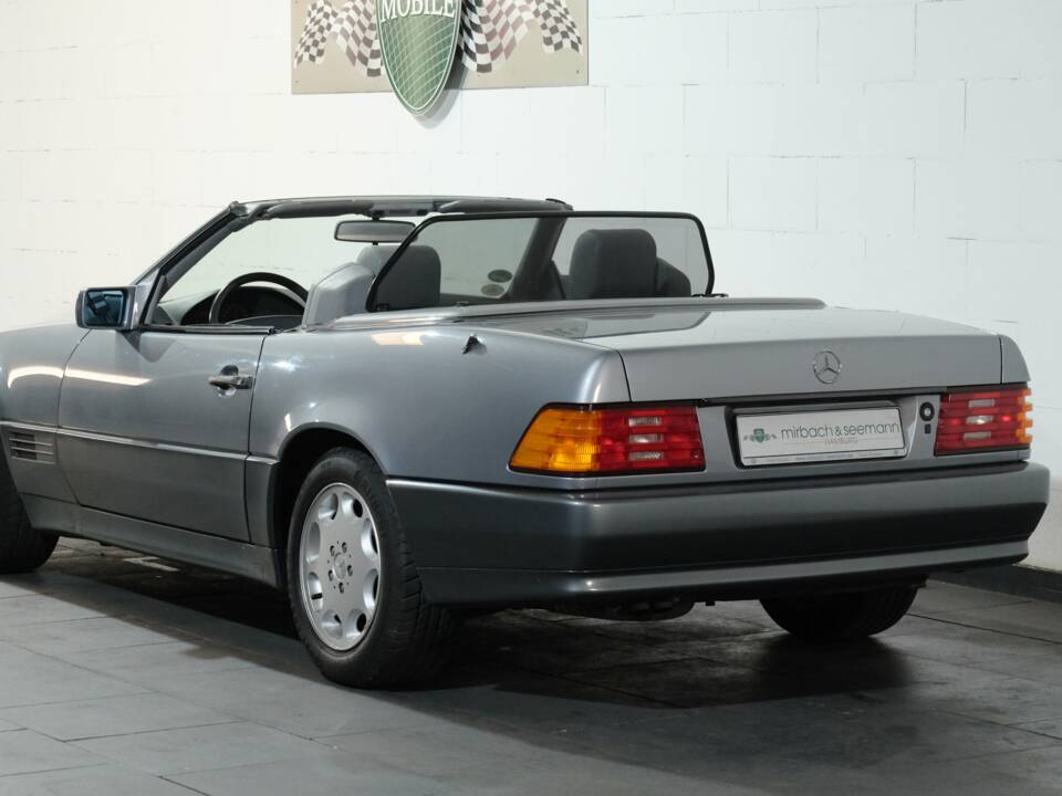 Image 3/34 of Mercedes-Benz 500 SL (1991)
