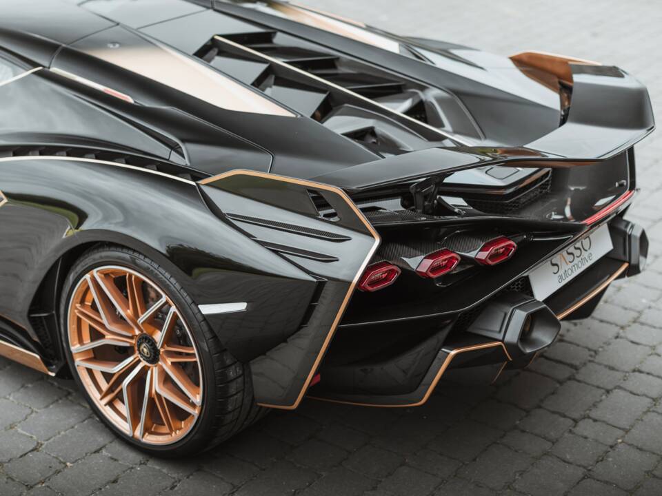 Image 42/68 of Lamborghini Sián FKP 37 (2021)