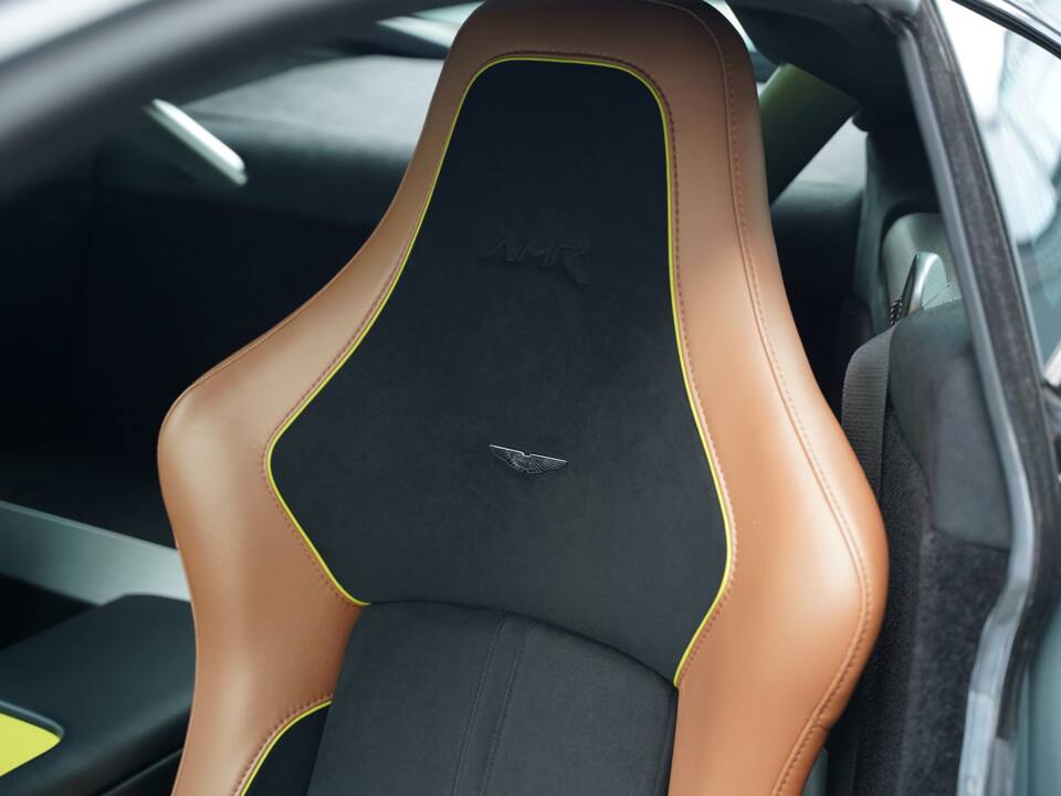 Bild 18/50 von Aston Martin V8 Vantage AMR (2018)