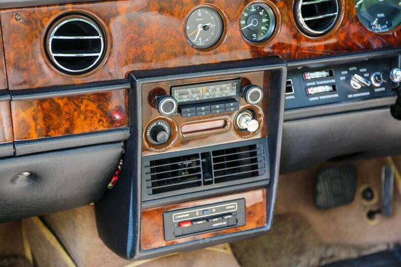 Bild 30/50 von Rolls-Royce Corniche I (1977)