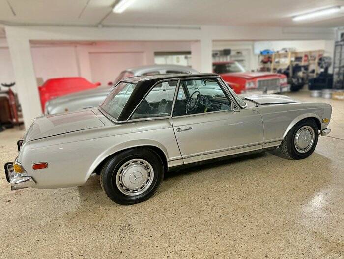 Image 6/7 of Mercedes-Benz 280 SL (1968)