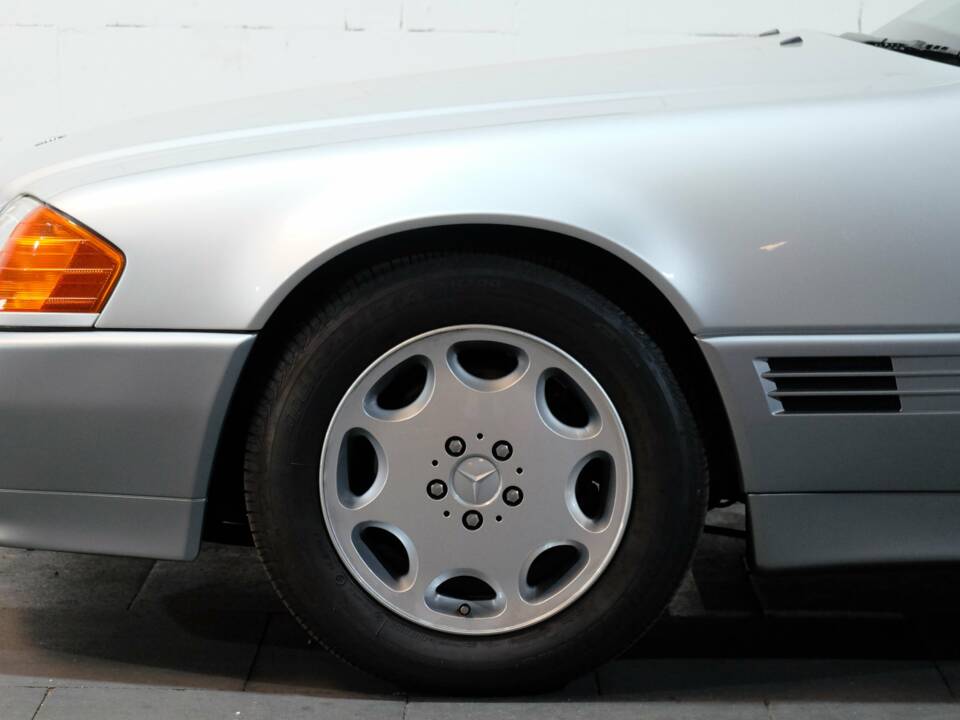 Image 36/51 of Mercedes-Benz 500 SL (1992)