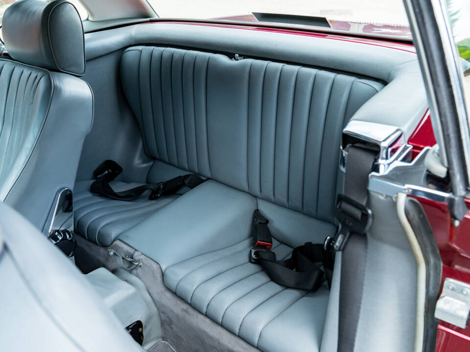 Immagine 28/36 di Mercedes-Benz 300 SL (1989)