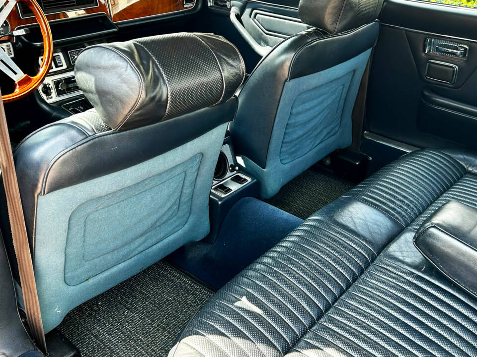 Image 5/10 de Jaguar XJ 12 L (1975)