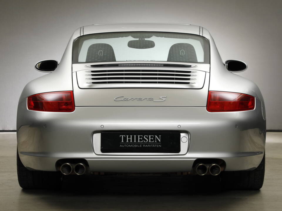 Image 12/25 of Porsche 911 Carrera S (2004)