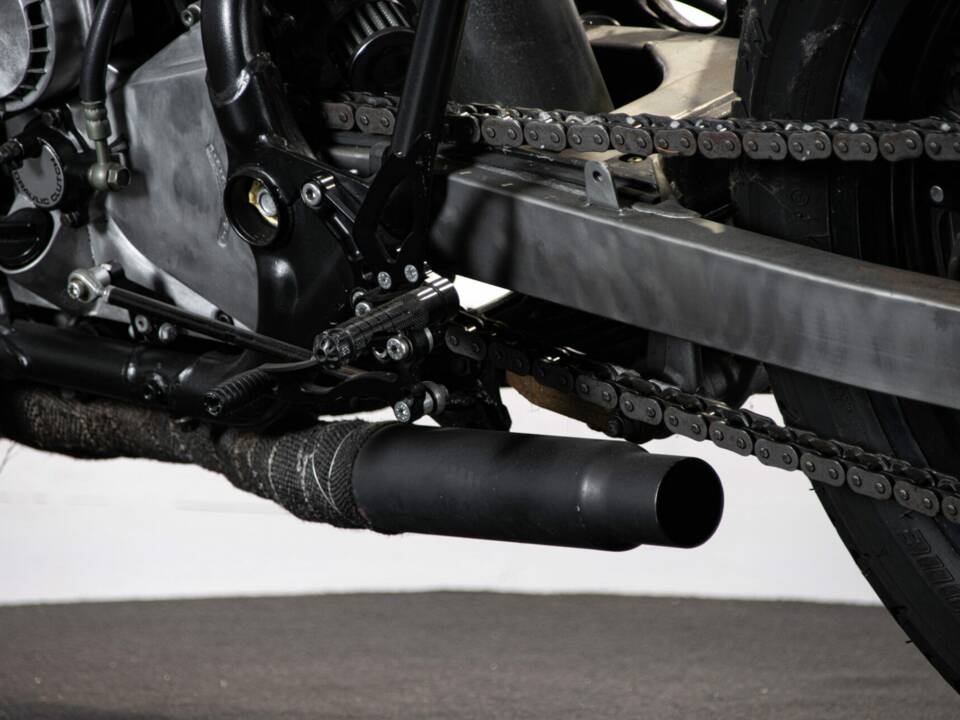 Bild 48/50 von Honda DUMMY (1987)