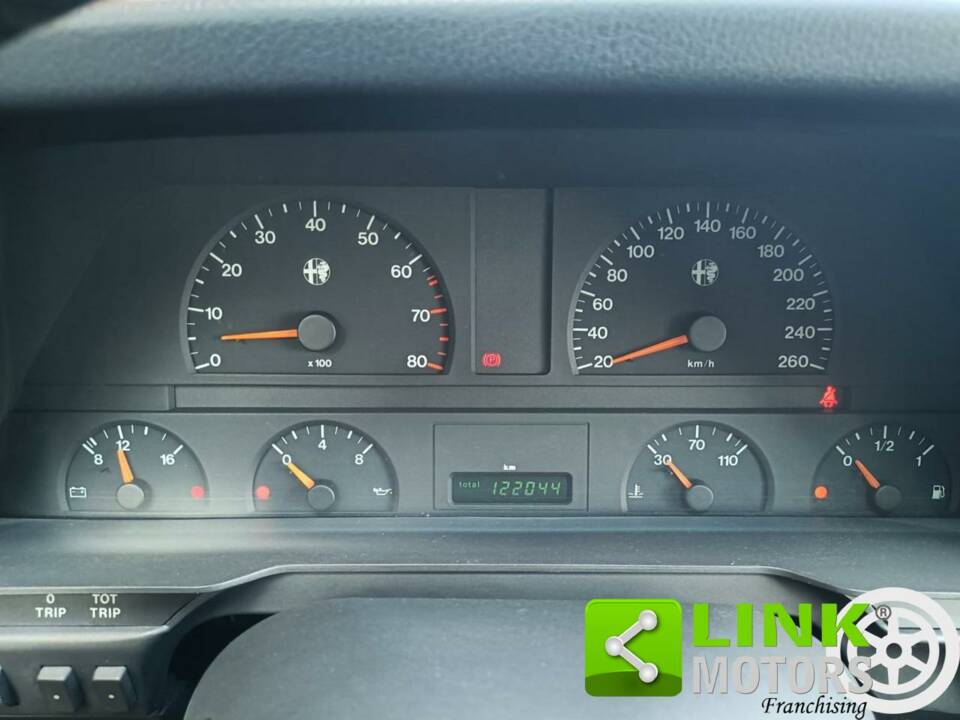 Immagine 9/10 di Alfa Romeo 164 2.0 Super V6 (1993)