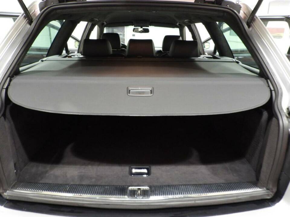 Image 9/15 of Audi S6 Avant (2000)