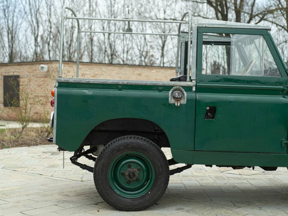 Bild 16/50 von Land Rover 88 (1978)