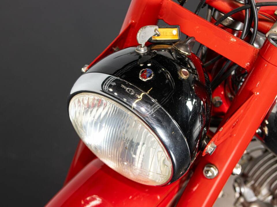 Imagen 46/50 de Moto Guzzi DUMMY (1952)