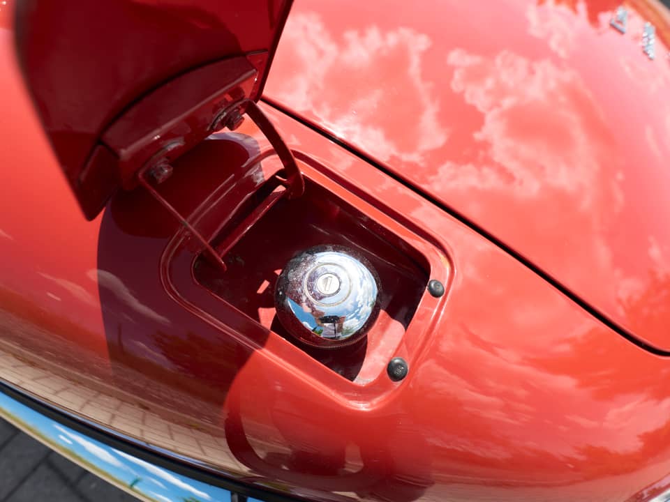 Image 18/80 of Jaguar E-Type 4.2 (1966)