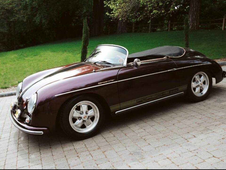 Image 2/15 of Intermeccanica Speedster (1973)