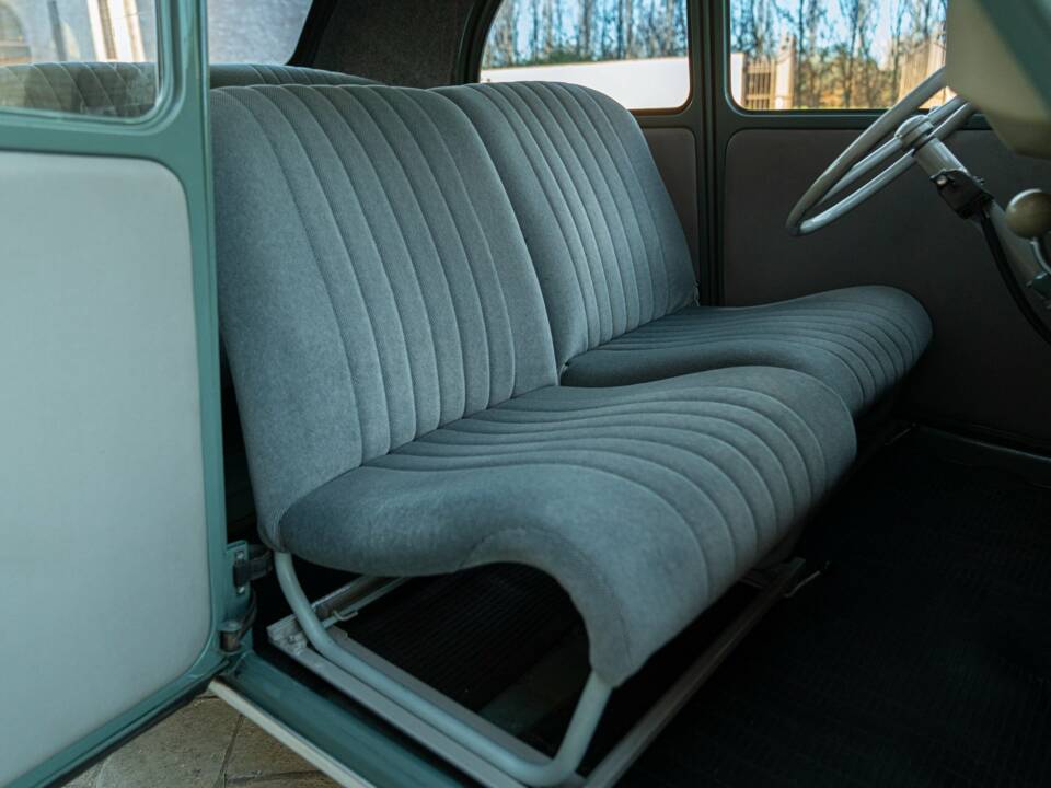 Image 24/41 of Citroën 2 CV (1963)