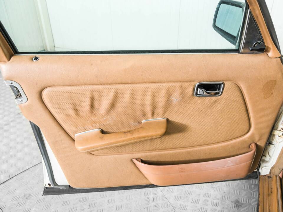 Bild 33/50 von Mercedes-Benz 300 D (1983)