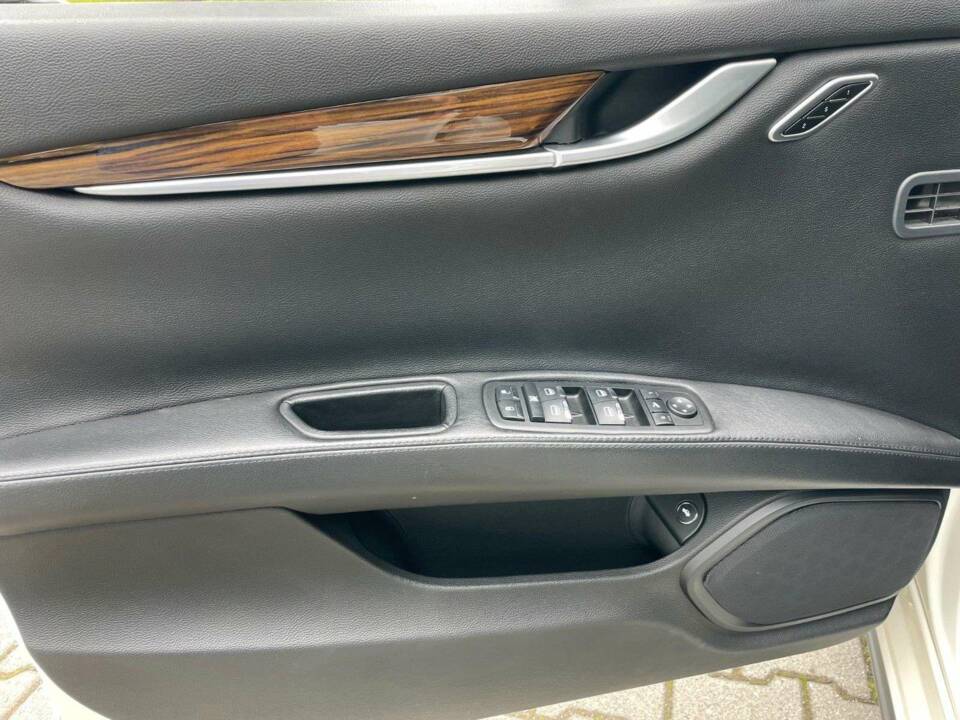 Image 13/18 of Maserati Ghibli (2014)