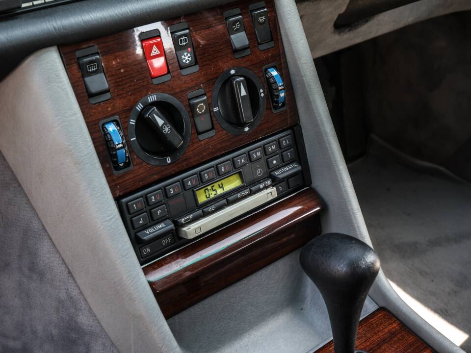 Immagine 29/44 di Mercedes-Benz 500 SE (1985)