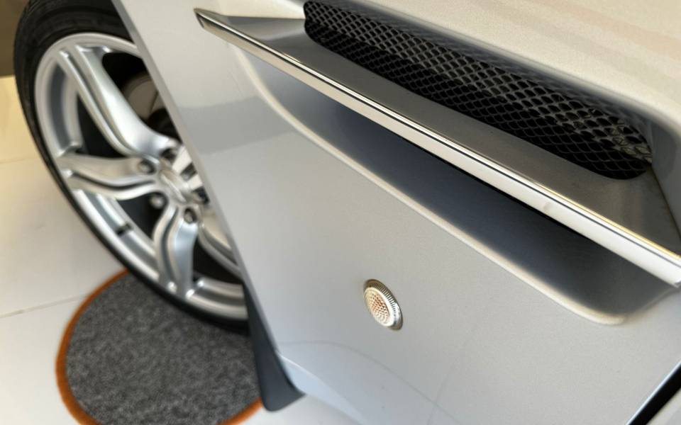 Imagen 21/50 de Aston Martin V8 Vantage (2011)