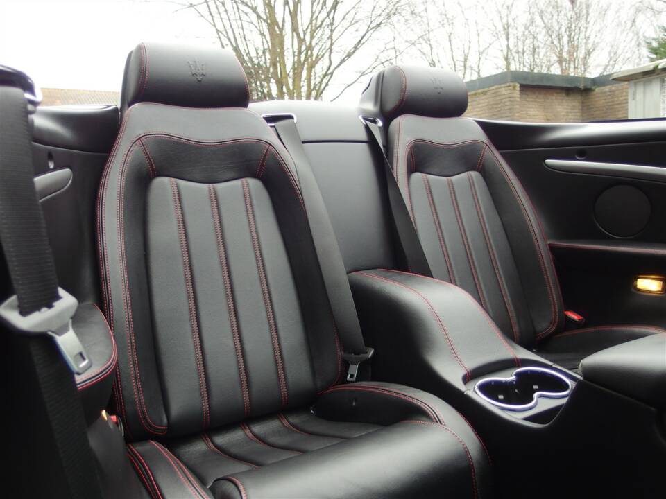 Immagine 51/93 di Maserati GranCabrio 4.7 (2010)