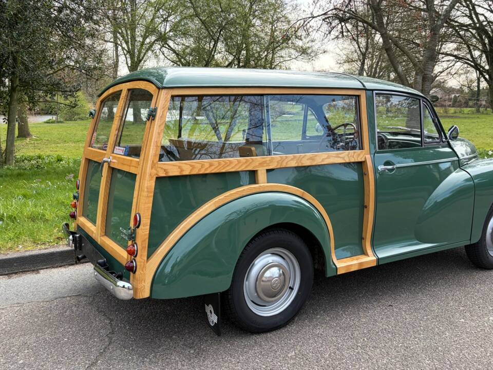 Image 7/8 of Morris Minor 1000 Traveller (1968)