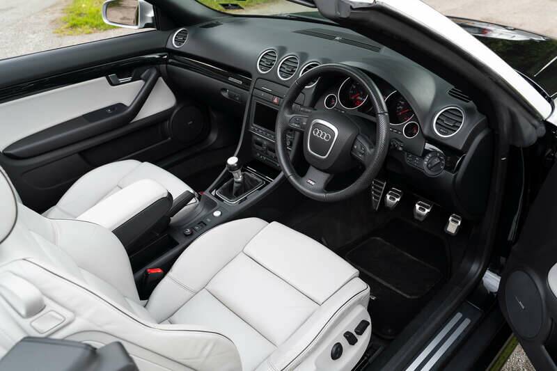 Bild 2/35 von Audi RS4 (2006)