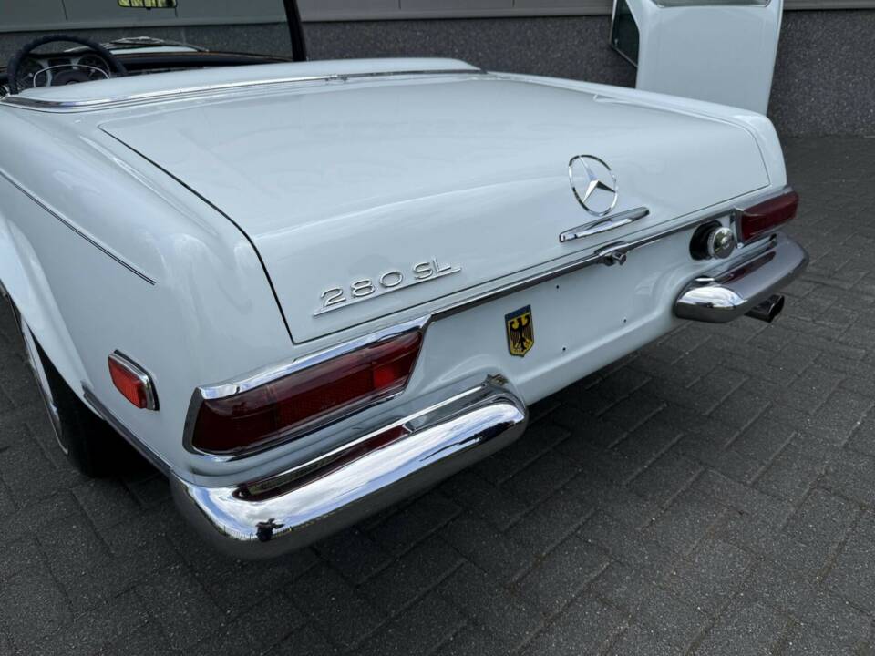 Image 11/50 of Mercedes-Benz 280 SL (1968)