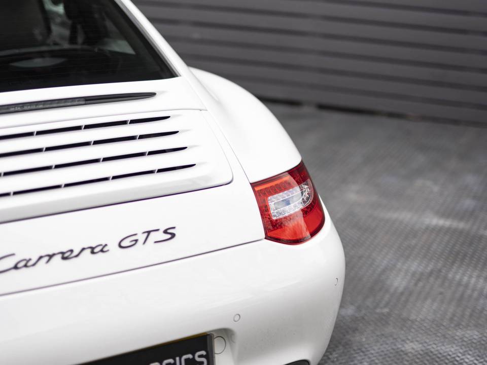 Image 22/28 of Porsche 911 Carrera GTS (2011)