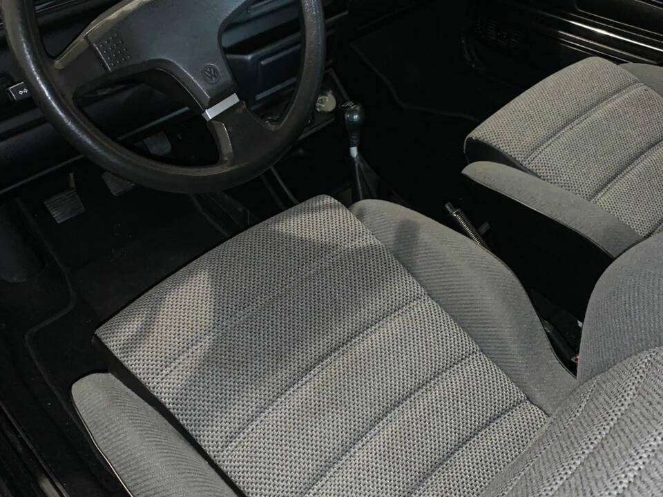 Imagen 6/7 de Volkswagen Golf Mk I Convertible 1.8 (1987)
