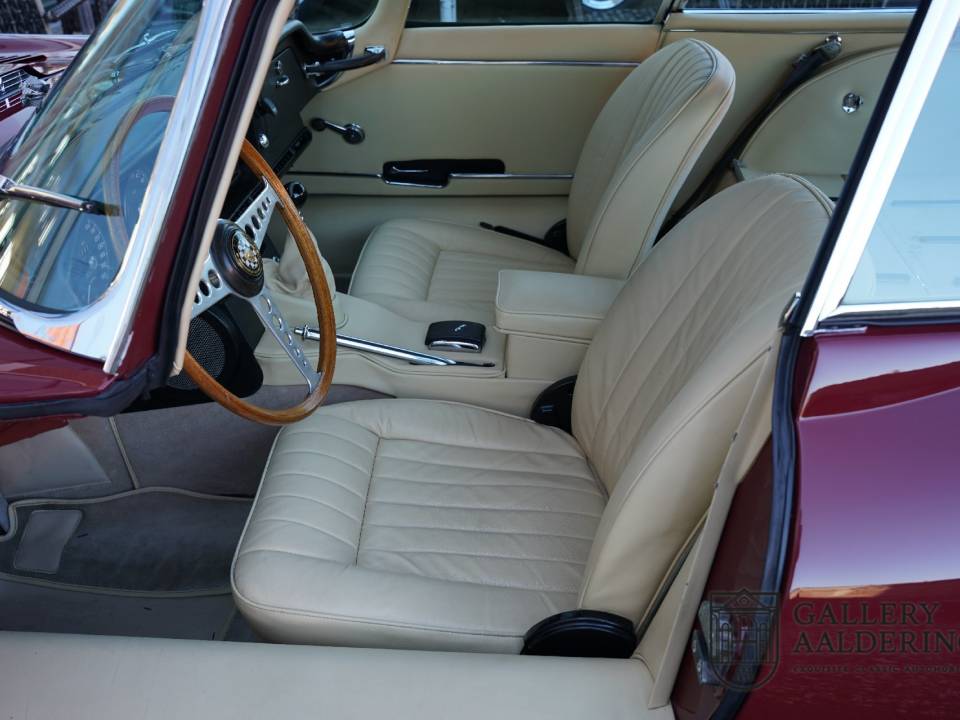 Imagen 3/50 de Jaguar E-Type (1968)