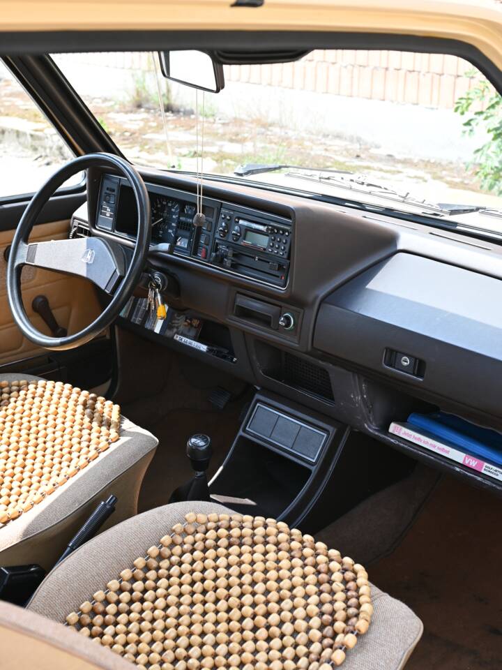 Immagine 14/26 di Volkswagen Golf Mk I 1.1 (1983)