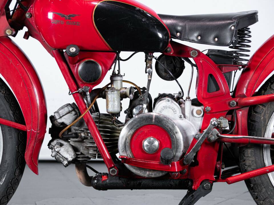 Image 16/50 de Moto Guzzi 250 SS (1950)
