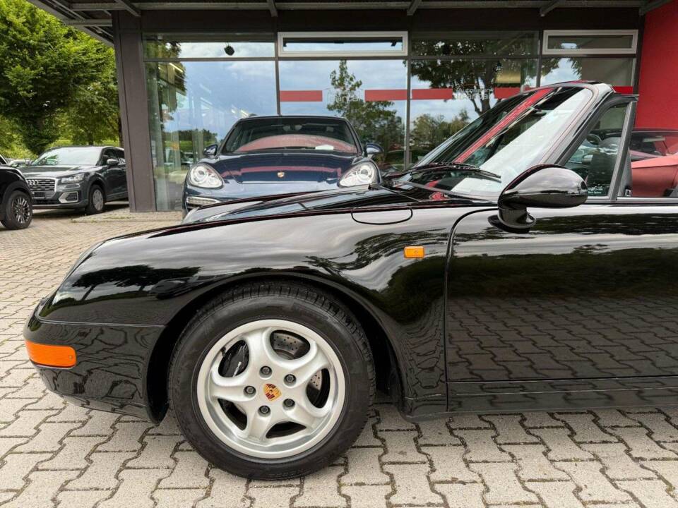Image 4/39 of Porsche 911 Carrera (1997)