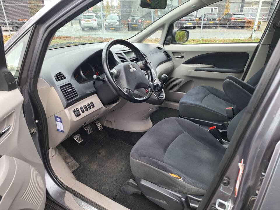 Imagen 3/16 de Mitsubishi Grandis 2.0 DI-D (2010)