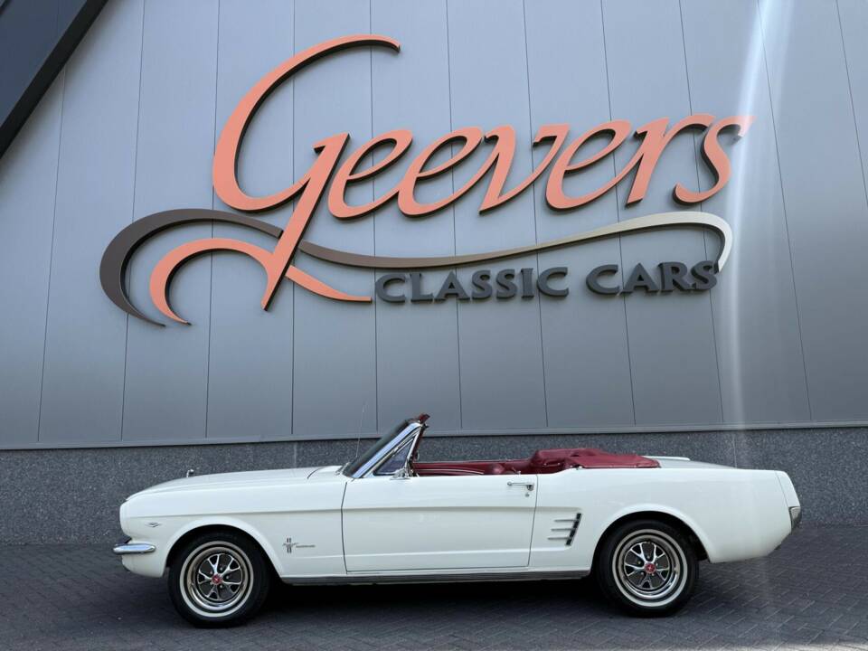 Image 16/50 de Ford Mustang 390 GTA (1966)