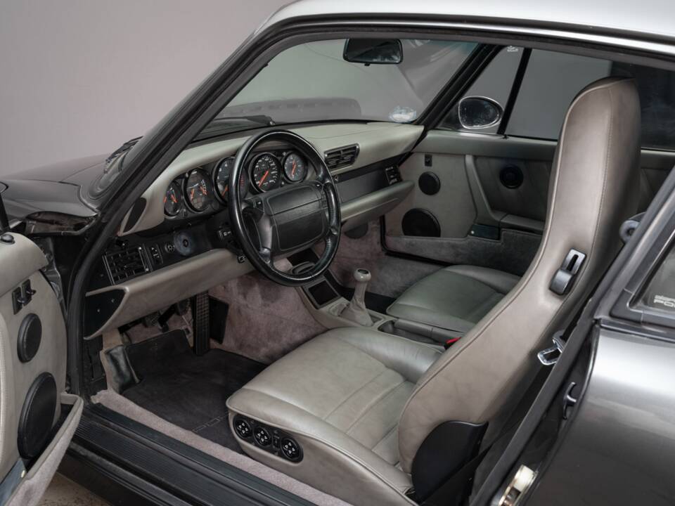 Image 23/33 de Porsche 911 Turbo 3.3 (1991)