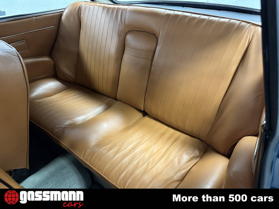 Image 13/15 of Alfa Romeo 2600 Sprint (1965)