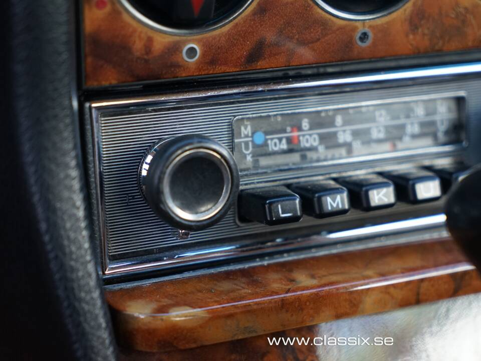 Image 13/17 of Mercedes-Benz 280 CE (1977)