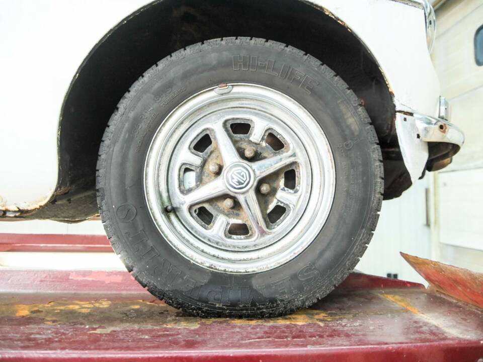 Afbeelding 46/50 van MG MGB GT (1972)