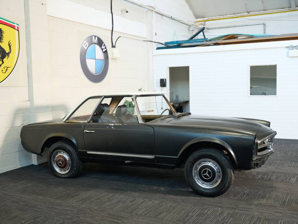 Image 21/47 de Mercedes-Benz 250 SL (1967)