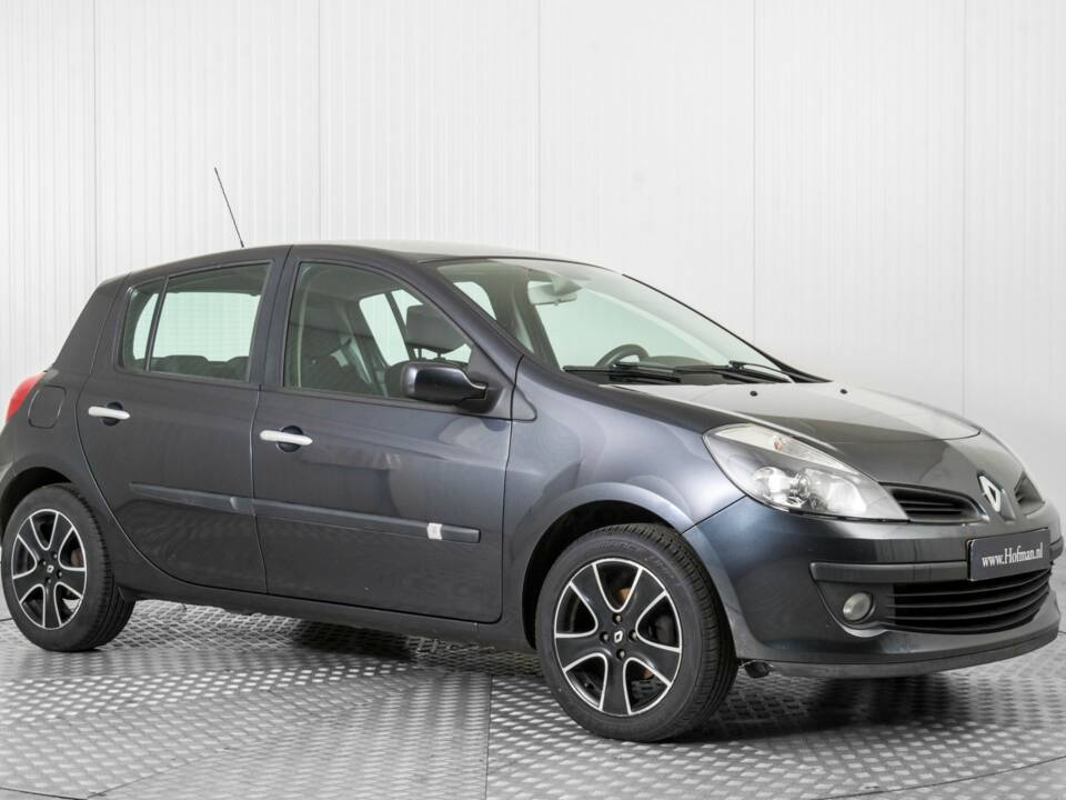 Imagen 5/15 de Renault Clio III 1.4 16V (2006)