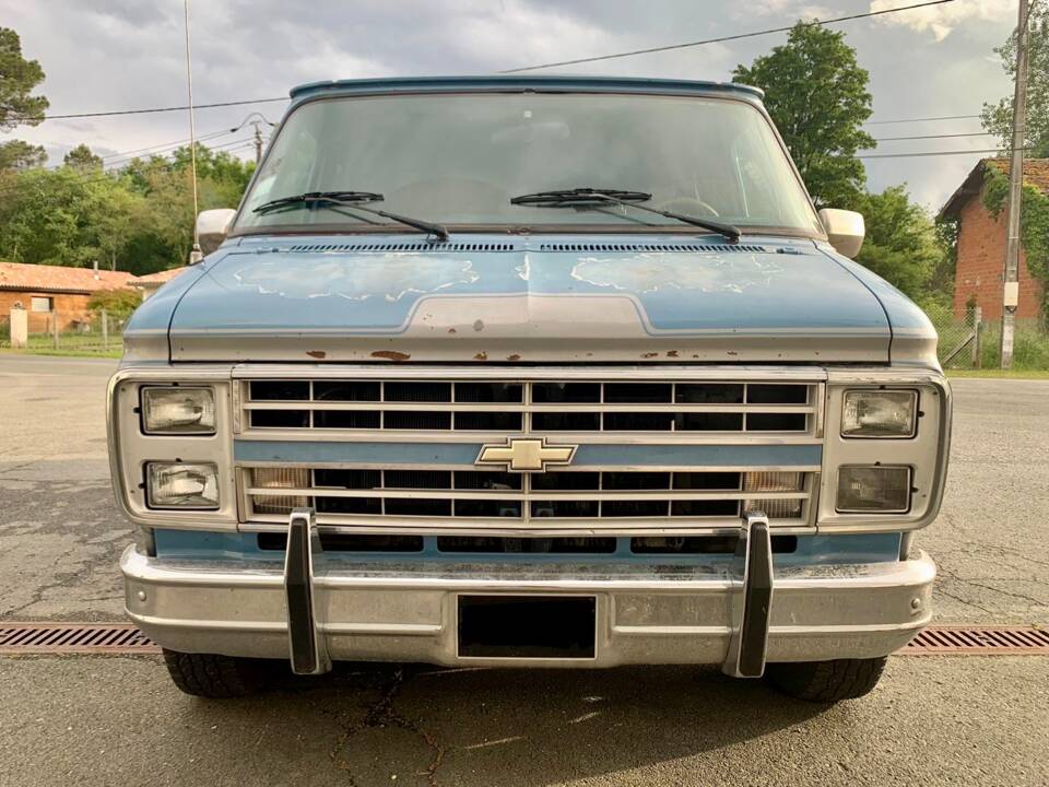 Image 3/20 of Chevrolet Van (1988)
