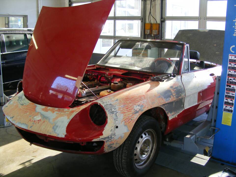 Immagine 35/77 di Alfa Romeo Spider Veloce 2000 (1981)