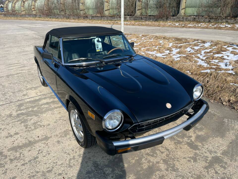 Bild 16/24 von FIAT Spider 2000 (1981)