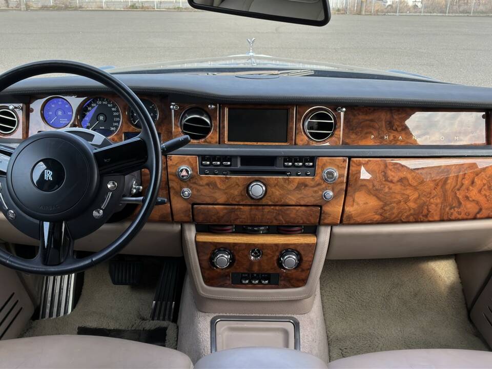 Image 14/44 of Rolls-Royce Phantom VII (2004)